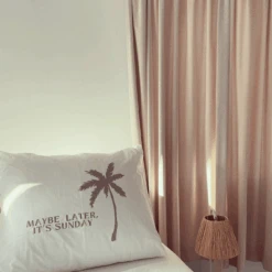 KopfkissenbezugWeiss -Simply Colors Verkaufsgeschäft kussenhoes close up rechts villa sunday moraira 1